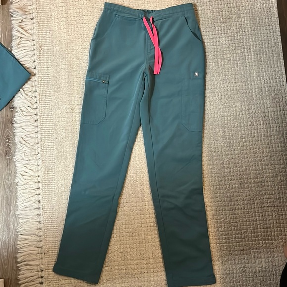 Figs Scrub Set! - Picture 2 of 5